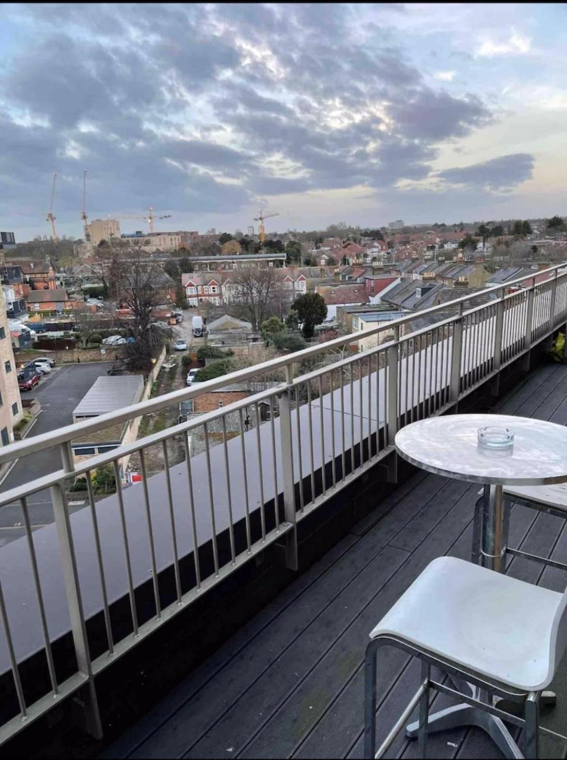 Luxury Top Floor Penthouse Apartment Near Heathrow Londres Exterior foto